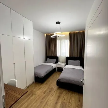 The Dreamer's Den Tirana