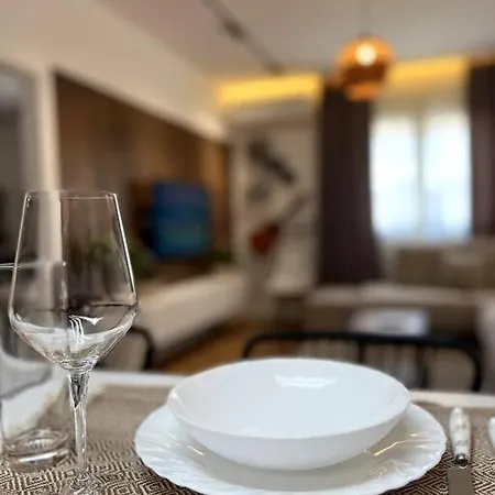 Apartment The Dreamer's Den Tirana
