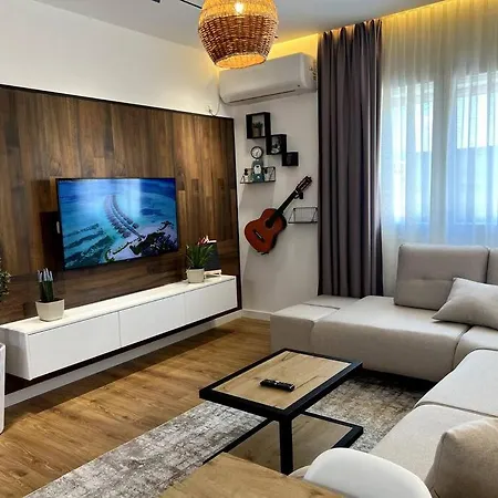 The Dreamer's Den * Tirana
